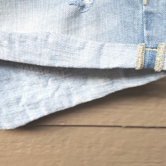 H&M DIVIDED Denim Shorts Cuffed Light Wash Distressed 10 - Picture 4 of 12